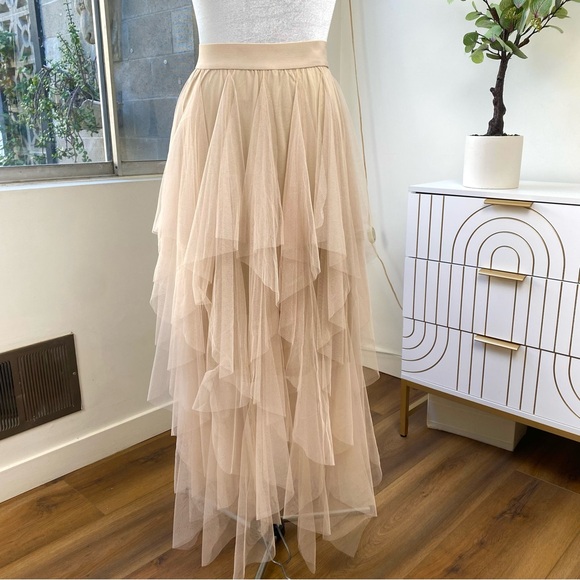 Easel Los Angeles NWT Nude Tiered Tulle Skirt, Romantic Balletcore, Size S - Picture 5 of 10